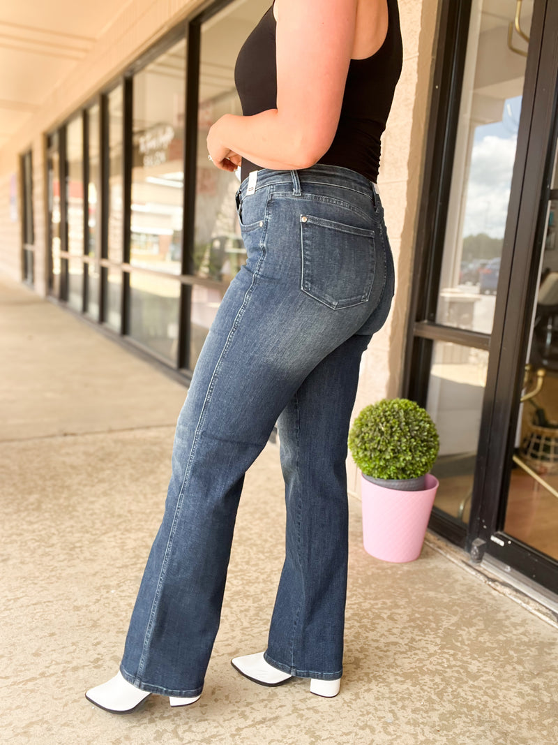 Darlin' Tummy Control Classic Straight Judy Blue Jeans